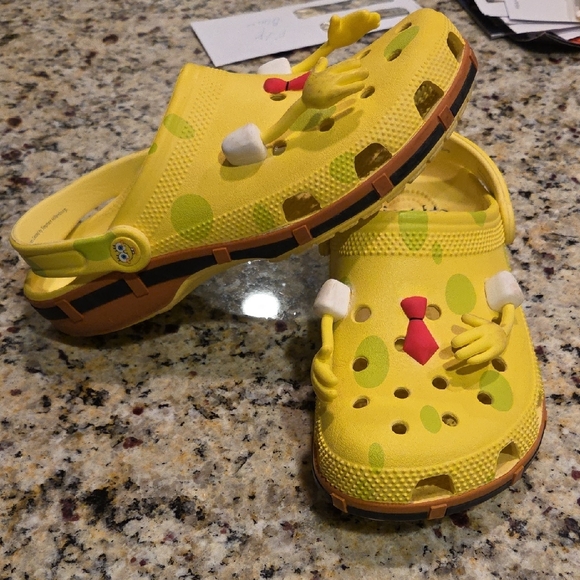CROCS X SpongeBob Square Pants.  Size 8 Men main image 6